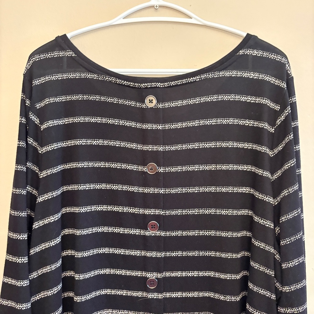 Reitmans Black & White Striped Knit Top Button Back – Plus Size 3X EUC - Picture 9 of 13